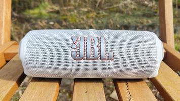 JBL-høyttalere hos Hifivalg